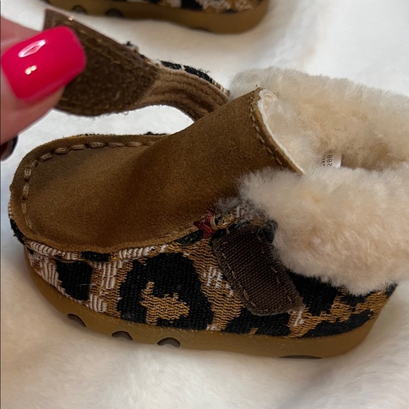 Twisted X Tan and Brown Baby Booties - Picture 7 of 9